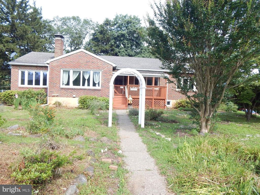3317 ALLEN ST, Easton, PA 18045