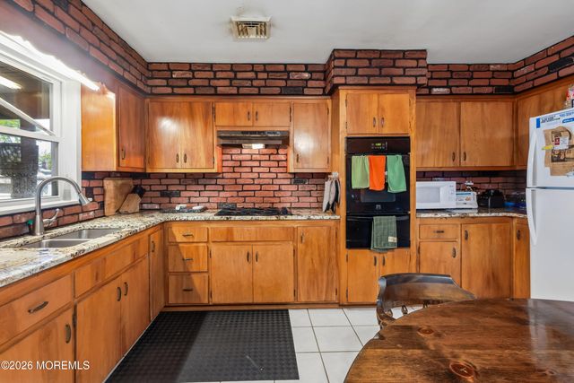 844 Lakeshore Drive, Keyport, NJ 07735