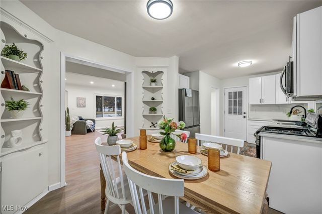 1881 W Pleasant Valley Road, Cleveland, OH 44134