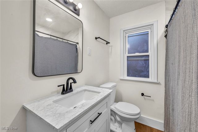 1881 W Pleasant Valley Road, Cleveland, OH 44134