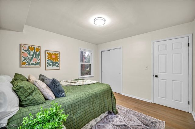 1881 W Pleasant Valley Road, Cleveland, OH 44134