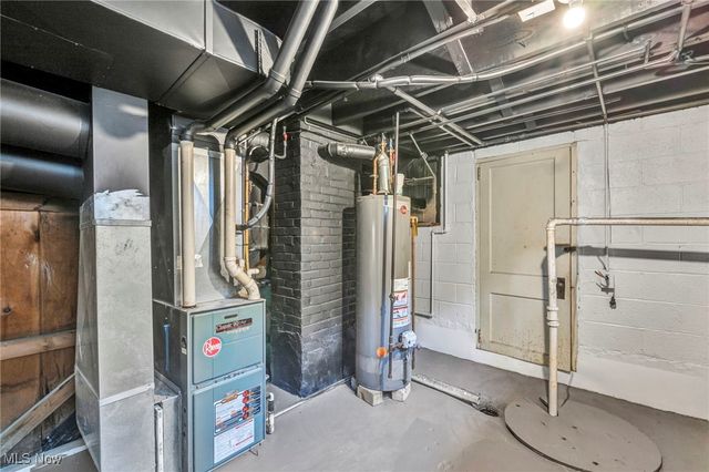 1881 W Pleasant Valley Road, Cleveland, OH 44134