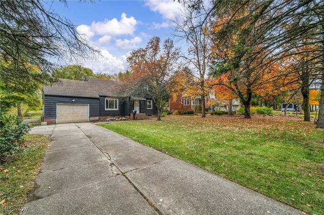 1881 W Pleasant Valley Road, Cleveland, OH 44134