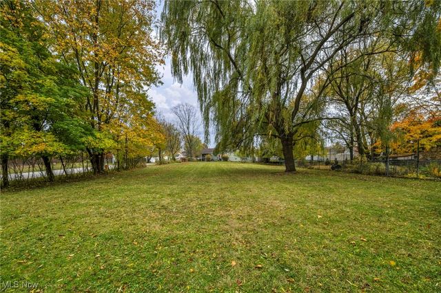 1881 W Pleasant Valley Road, Cleveland, OH 44134