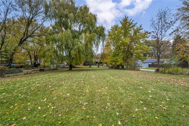 1881 W Pleasant Valley Road, Cleveland, OH 44134