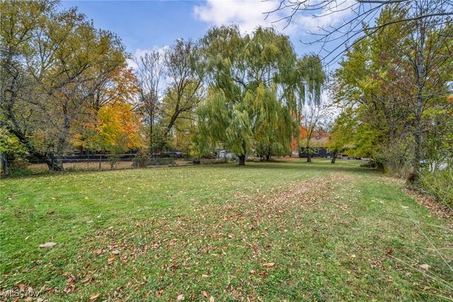 1881 W Pleasant Valley Road, Cleveland, OH 44134