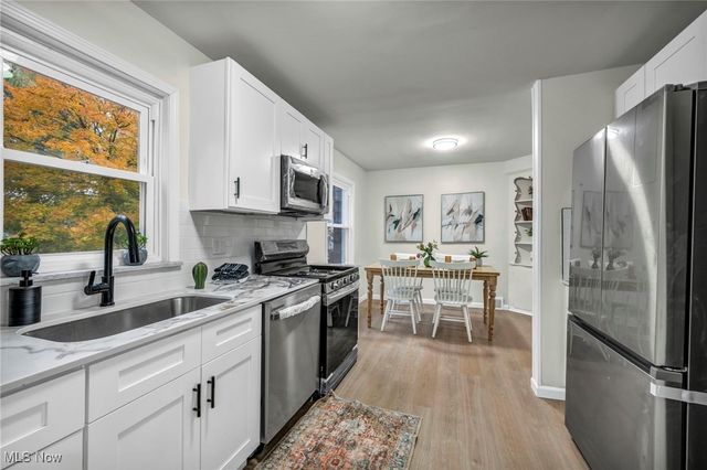 1881 W Pleasant Valley Road, Cleveland, OH 44134