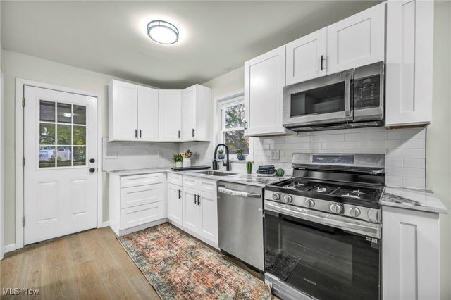 1881 W Pleasant Valley Road, Cleveland, OH 44134