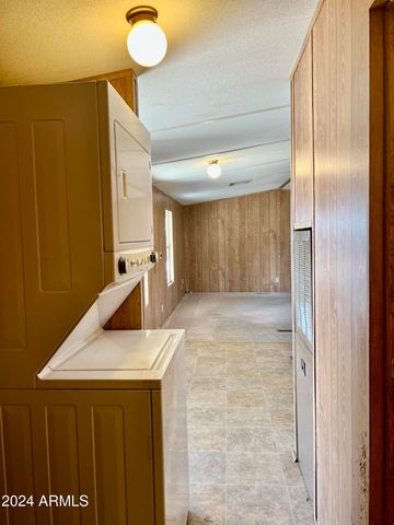 535 S ALMA SCHOOL Road 21, Mesa, AZ 85210