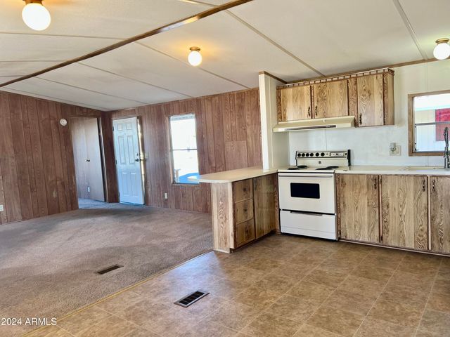 535 S ALMA SCHOOL Road 21, Mesa, AZ 85210