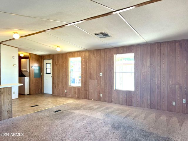 535 S ALMA SCHOOL Road 21, Mesa, AZ 85210