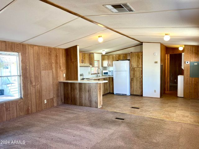 535 S ALMA SCHOOL Road 21, Mesa, AZ 85210
