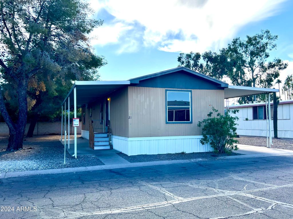 535 S ALMA SCHOOL Road 21, Mesa, AZ 85210