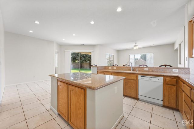 12407 Riverfront Park Drive, Bakersfield, CA 93311