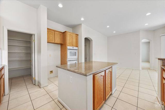12407 Riverfront Park Drive, Bakersfield, CA 93311