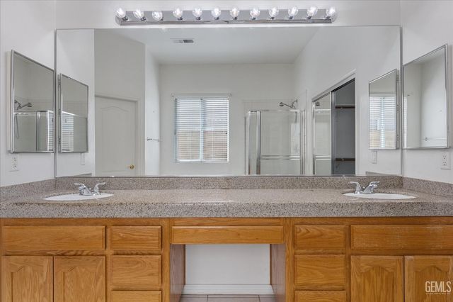12407 Riverfront Park Drive, Bakersfield, CA 93311