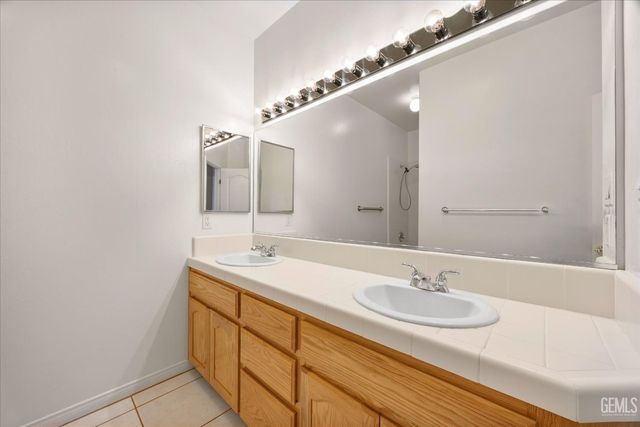 12407 Riverfront Park Drive, Bakersfield, CA 93311
