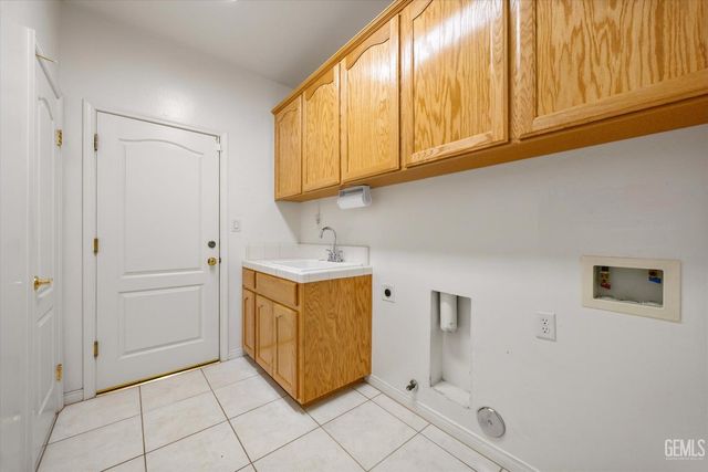 12407 Riverfront Park Drive, Bakersfield, CA 93311