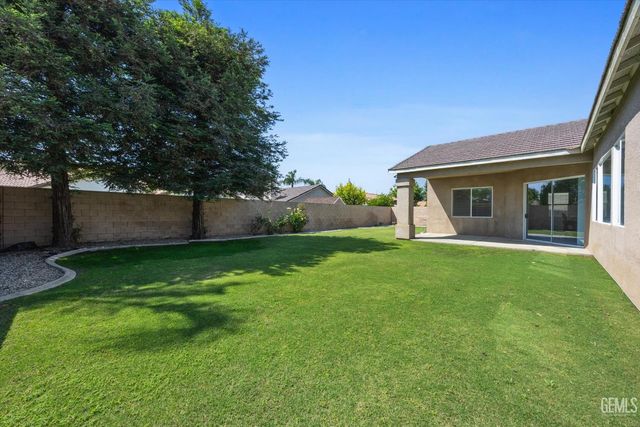 12407 Riverfront Park Drive, Bakersfield, CA 93311