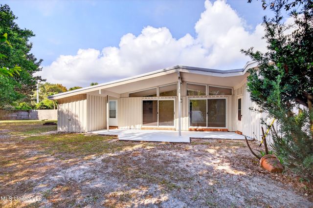 15 Woodglen Drive, Gulfport, MS 39507