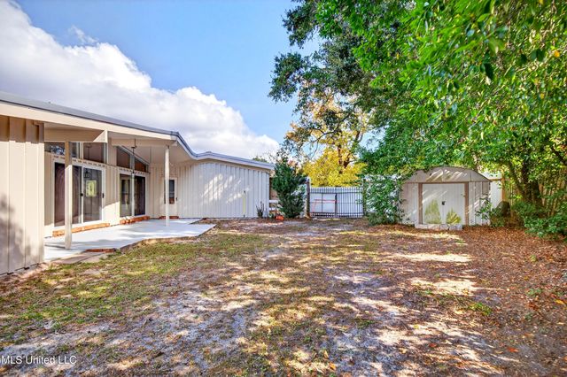 15 Woodglen Drive, Gulfport, MS 39507