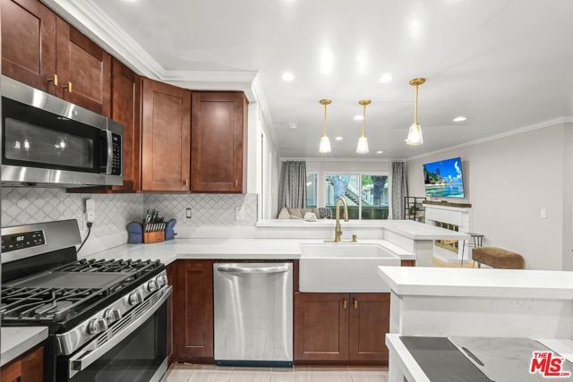 8726 Beckenham Lane A, Inglewood, CA 90305