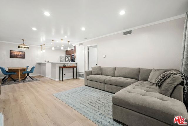 8726 Beckenham Lane A, Inglewood, CA 90305