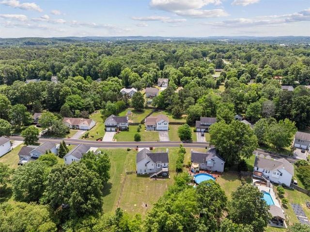 143 Honeysuckle Drive SE, Calhoun, GA 30701