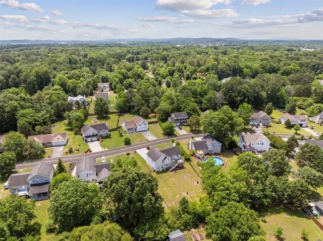 143 Honeysuckle Drive SE, Calhoun, GA 30701