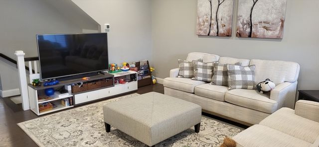 299 Lexington St 109, Woburn, MA 01801