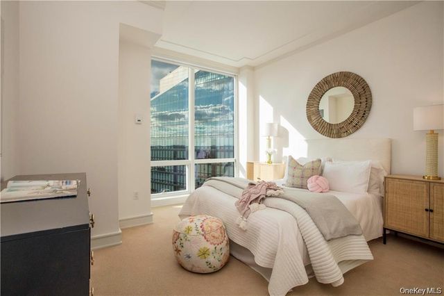 1 Renaissance Square PH4CD, White Plains, NY 10601