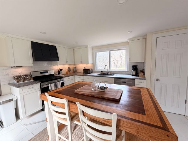 169 London Road, Westmoreland, NH 03467