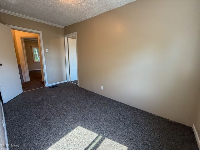 929 Bank Street, East Liverpool, OH 43920