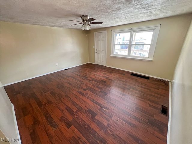 929 Bank Street, East Liverpool, OH 43920