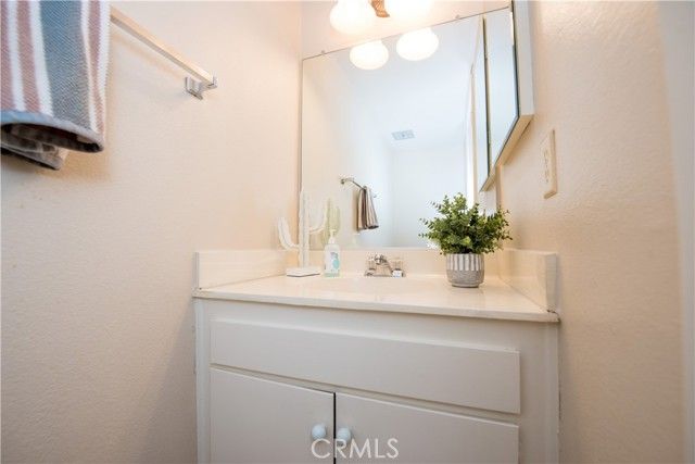 6087 Montecito Circle 4, Palm Springs, CA 92264