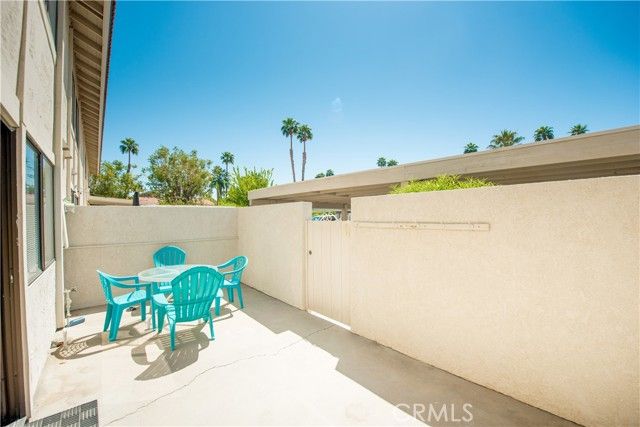 6087 Montecito Circle 4, Palm Springs, CA 92264