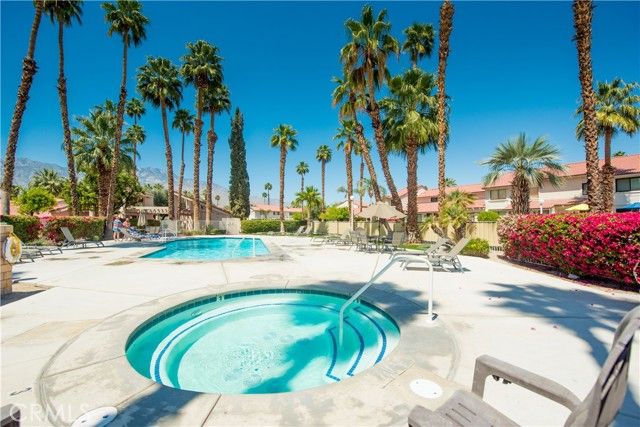 6087 Montecito Circle 4, Palm Springs, CA 92264