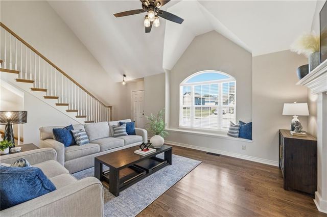 4405 SW Flintrock Drive, Lee's Summit, MO 64082