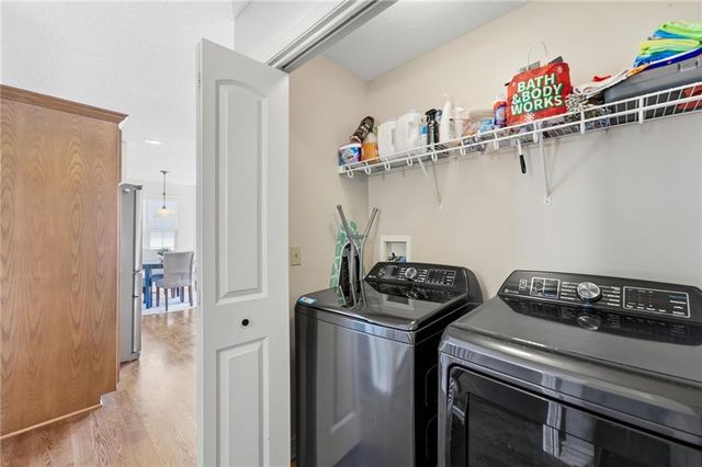 4405 SW Flintrock Drive, Lee's Summit, MO 64082