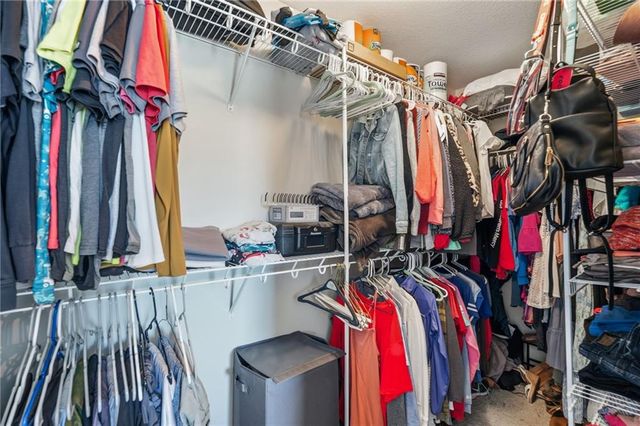 4405 SW Flintrock Drive, Lee's Summit, MO 64082