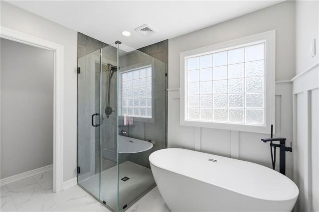 4405 SW Flintrock Drive, Lee's Summit, MO 64082