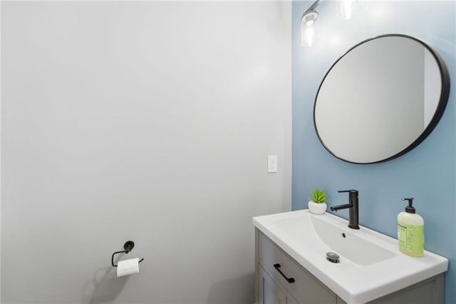 4405 SW Flintrock Drive, Lee's Summit, MO 64082