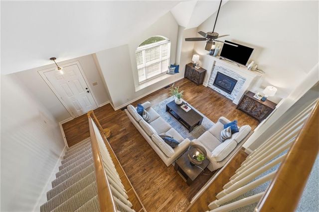 4405 SW Flintrock Drive, Lee's Summit, MO 64082