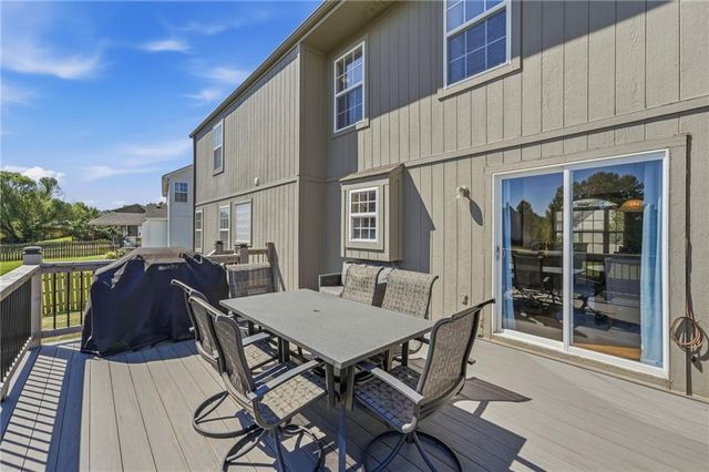 4405 SW Flintrock Drive, Lee's Summit, MO 64082