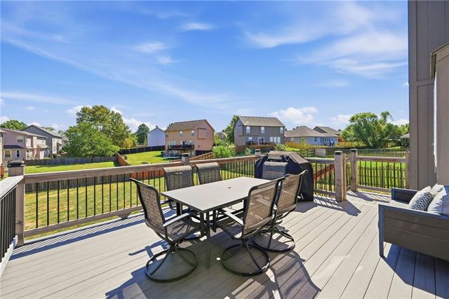 4405 SW Flintrock Drive, Lee's Summit, MO 64082