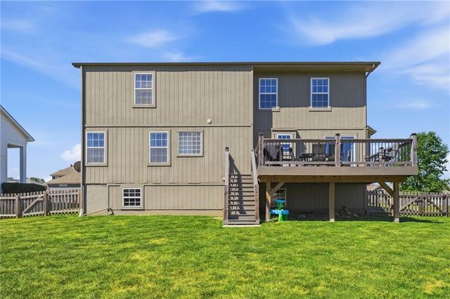 4405 SW Flintrock Drive, Lee's Summit, MO 64082