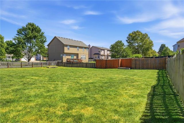 4405 SW Flintrock Drive, Lee's Summit, MO 64082
