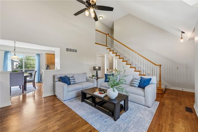 4405 SW Flintrock Drive, Lee's Summit, MO 64082