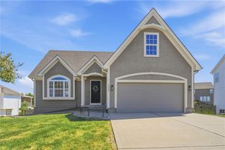 4405 SW Flintrock Drive, Lee's Summit, MO 64082