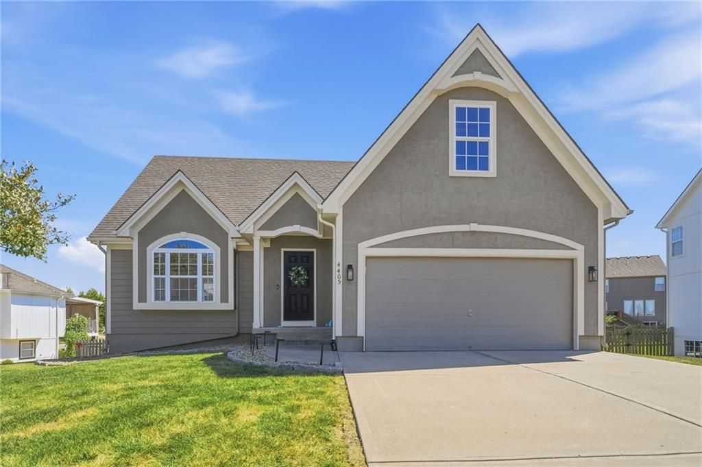 4405 SW Flintrock Drive, Lee's Summit, MO 64082